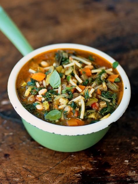 Early autumn minestrone. Subbed kale for spinach and leeks for fennel -- it's what we had. The basil garnish makes it great! Jamie Oliver Minestrone, Sopa Minestrone, Dry Pasta, Celery Sticks, Minestrone Soup Recipe, Buzzfeed Tasty, Vegetables Recipes, Jamie Oliver Recipes, Simple Meals