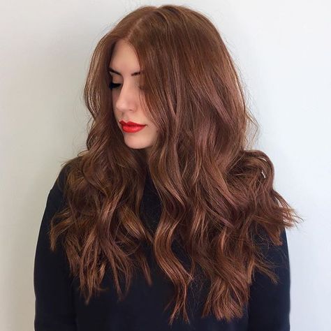 Auburn Hair With Dark Eyebrows, Medium Brown Hair With Red Balayage, Subtle Auburn Hair, Warm Color Hair, Makeup For Auburn Hair, Medium Reddish Brown Hair Color, Medium Auburn Brown Hair, Warm Medium Brown Hair, Brunette To Red Hair