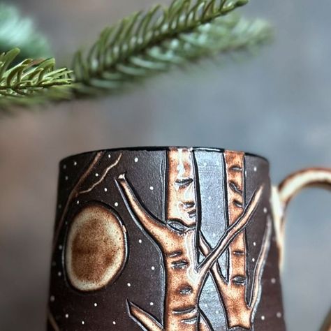 SamandMo Pottery on Instagram: "Its all about the trees today😊 I only did a few of these in the dark clay , but loving the soft rustic vibe!  #treelover #treeart#treeartwork#birchtree #treemug#art#potterymug#potterycup#instatree#ceramicmug#ceramiccup#earthyvibe#rusticlove#forestart#coffeetime#claymug#handmademug#muglove#mug#cup#instapottery" Tree Mug, Tree Lover, Cup Ideas, Clay Mugs, Paint Ideas, Pottery Painting, Tree Art, Ceramic Cups, Coffee Time