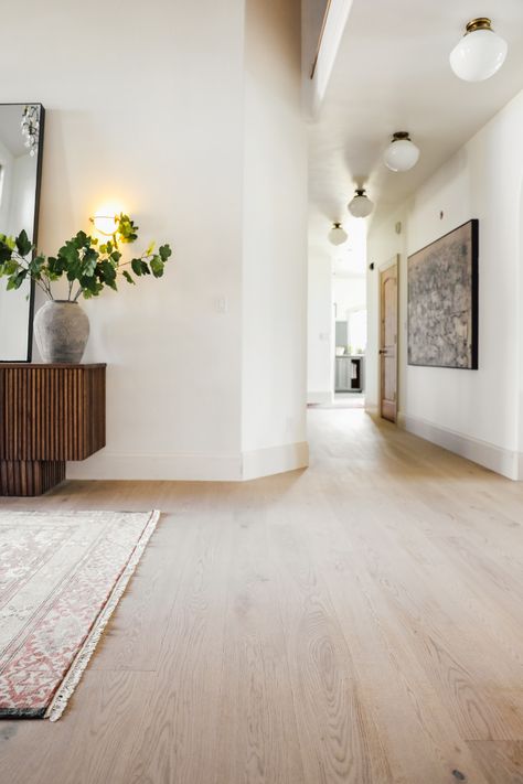 Faux Wood Tiles, White Oak Hardwood Floors, Chris Loves Julia, Oak Hardwood Flooring, Light Wood Floors, Flooring Inspiration, Appartement Design, White Oak Floors, Wooden Floors