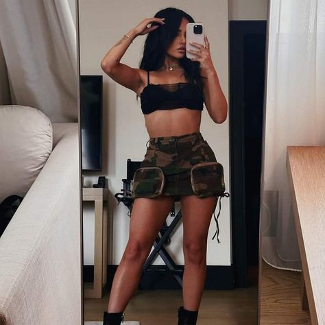 Becky G Style, Becky G Outfits, Coachella Fits, Taylor Swift Legs, Art Outfit, Young Celebrities, Camo Outfits, Casual Outfits For Teens, Coachella Outfit