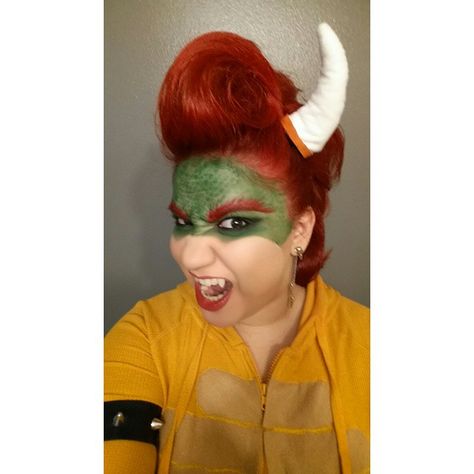 Bowser Women Bowser Costume, Bowser Costume Female, Bowser Makeup Halloween, Bowser Costume Diy Women, Bowser Makeup, Bowser Face Paint, Dry Bowser Costume, Bowser Cosplay Male, Easy Bowser Costume