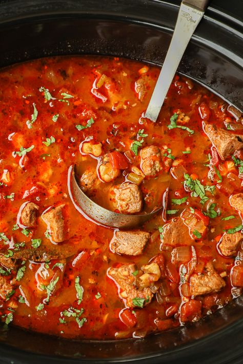 Pasole Recipe Slow Cooker, Crockpot Posole Pork Slow Cooker, Easy Crockpot Posole, Pozole Rojo Crockpot, Slow Cooker Pork Posole, Slow Cooker Menudo Recipe, Pasole Recipe Pork Red Crockpot, Posole Crockpot Slow Cooker, Slow Cooker Posole Pork