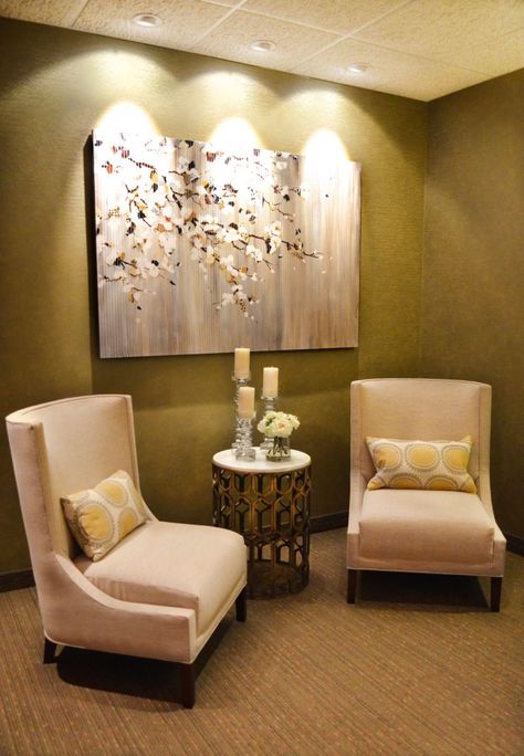 Spa Reception Design Waiting Rooms, Waiting Room Decor, Counselling Room, Massage Room Decor, Waiting Room Design, Office Waiting Rooms, Spa Reception, Church Office, Waiting Room Chairs