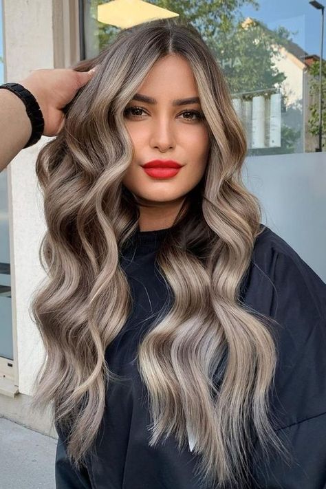 Level 3 Ash Brown Hair, Ash Brown With Dark Roots, Dark Rooted Blonde Balayage, Hair Ideas 2024 Women, Dark Roots Ash Blonde Hair Balayage, Level 8 Hair Color, Black Hair With Blonde Highlights, Hair With Blonde Highlights, Color Rubio