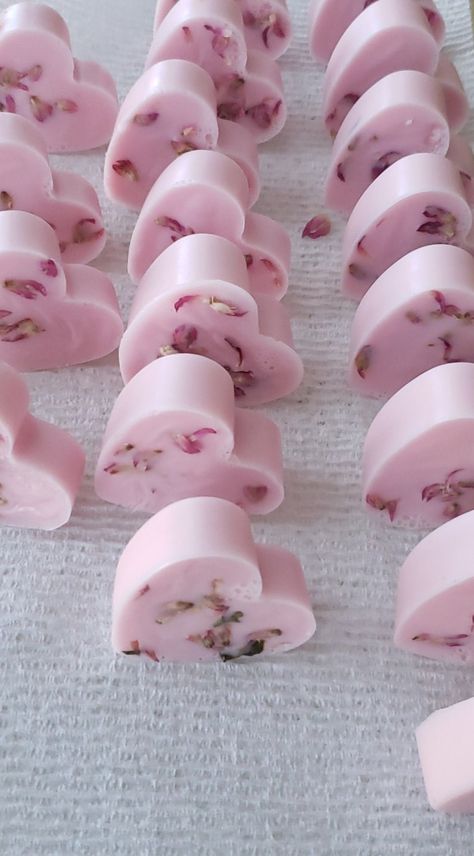 Pink Goat Milk Mini Soap Favors / Wedding Favors / Personalized Soaps/ Bridal Shower Favors / Baby Shower Soap Favors/ Thank You Gift - Etsy Summer Bridal Shower Themes, Baby Shower Soap Favors, Valentine Soap, Easter Baby Shower, Shower Favors Baby, Soap Wedding Favors, Heart Soap, Soap Making Recipes, Summer Bridal Showers