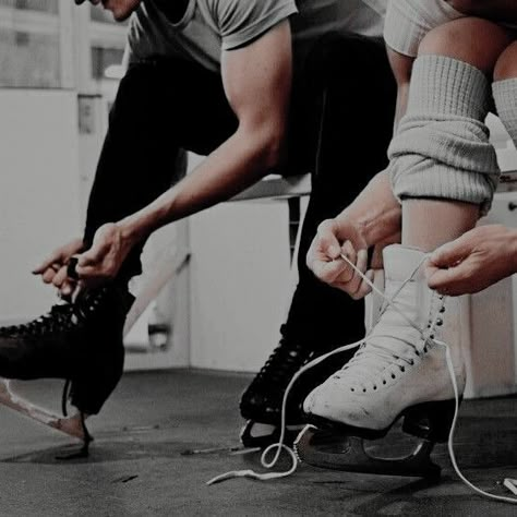 Ice Skating Aesthetic, Skate Aesthetic, Figure Ice Skates, Skating Aesthetic, Sport Quotes Motivational, Skater Aesthetic, Spin Out, Sports Aesthetic, Ice Skaters