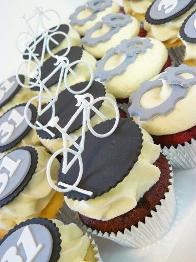 Bike Cupcakes, Tasty Treats, Birthday Cupcakes, Cake Designs, Yummy Treats, Cycling, Bike, Cake, Birthday