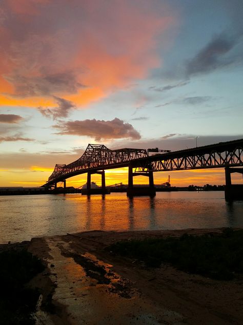 Mississippi River Bridge, Baton Rouge, LA. Baton Rouge Louisiana Aesthetic, Ipad Aesthetic, River Bridge, Baton Rouge Louisiana, Blurred Lines, Mississippi River, City Aesthetic, College Life, Travel Usa