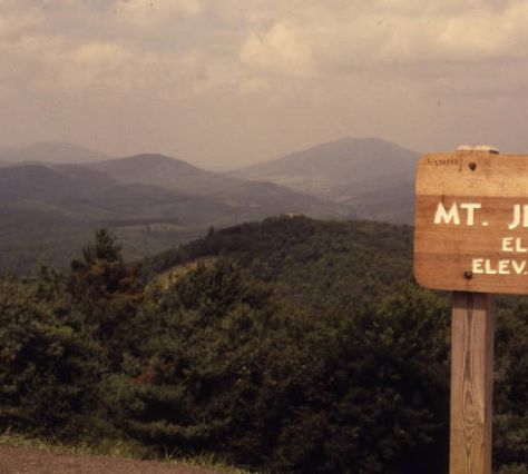 North Carolina Aesthetic, Appalachian Gothic, North Carolina Sign, Paint Inspo, Western North Carolina, Southern Gothic, One With Nature, Bright Star, Nc State