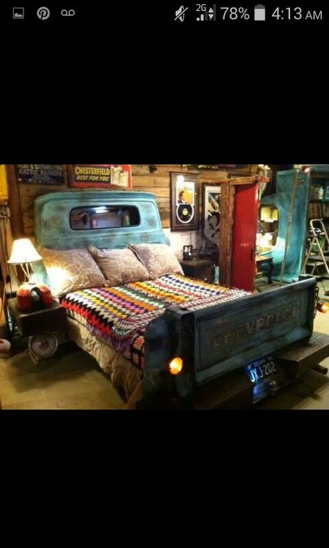 Awesome diy idea- bed from an old truck cab & tailgate #Repurposedfurniture Car Part Furniture, Car Furniture, Car Bedroom, Old Truck, Unique Beds, Rustic Cabin, Headboard And Footboard, Cool Beds, Truck Bed