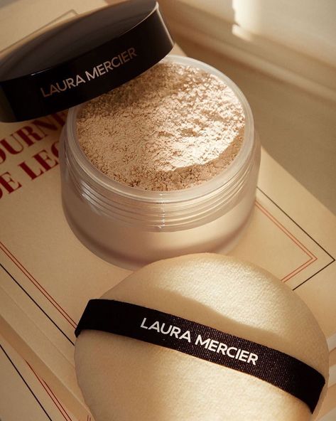 Laura Mercier Translucent Loose Setting Powder: A lightweight, easy-to-apply, loose powder that blends effortlessly to set makeup for up to 12 hours. Laura Mercier Loose Setting Powder, Koleksi Makeup, Ideas Maquillaje, Best Mac Lipstick, Hacks Makeup, Makeup Christmas, Loose Setting Powder, Makeup Easy, Hydrating Lip Balm