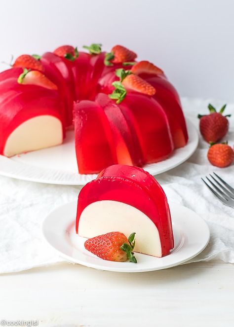 Milk Strawberry Jell-O Mold Bundt Recipe - a light and delicious no-bake dessert, made with a few staple ingredients. Jello Bundt Cake, Strawberry Jello Mold, Jello Mold Recipes, Bundt Cake Recipes, Jello Salads, Milk Strawberry, Bundt Recipes, Jello Dessert Recipes, Jelly Desserts