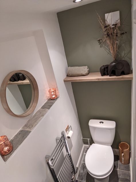 Small toilet with green walls and Reclaimed wooden features. Toilet Color Ideas Colour, Downstairs Toilet Feature Wall, Sage Downstairs Toilet, Green Small Toilet Room, Down Stairs Toilet Ideas, Under Stairs Toilet Ideas, Down Stairs Toilet, Understairs Toilet, Cloakroom Ideas