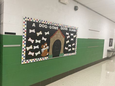 Dog Bulletin Board, Dog Classroom, Pet Study, Cute Bulletin Boards, Pet Theme, Dog Window, Back To School Bulletin Boards, Classroom Signs, Dog Ideas