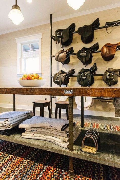 Saddle Room Ideas, Saddle Pad Storage, Saddle Room, Equestrian Properties, Tack Room Organization, Horse Tack Rooms, Equestrian Stables, Equestrian Barns, Saddle Racks