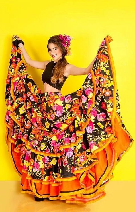 Columbian Traditional Clothing, Folkloric Dress, Mexico Dress, Traditional Mexican Dress, Fiesta Dress, Model Outfits, Mexican Dresses, African Clothing Styles, Boys Clothes Style