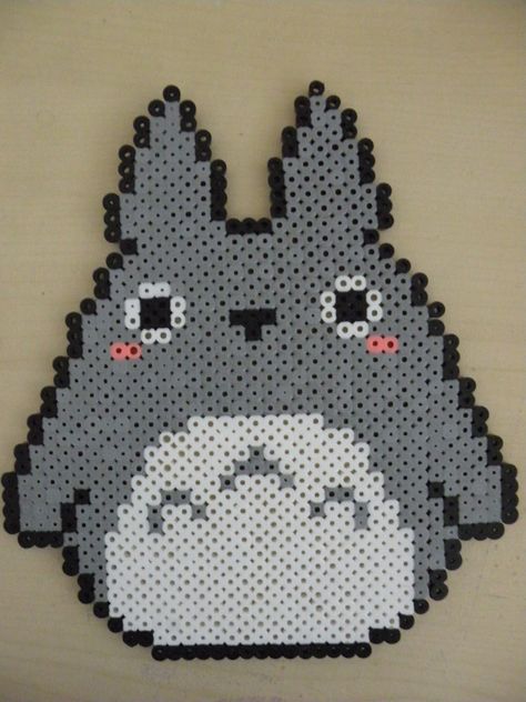 Totoro Perler, Hama Beads Kawaii, Hama Beads Animals, Hama Beads Coasters, Hama Beads Disney, Hama Beads Pokemon, Perler Creations, Pixel Beads, Art Perle