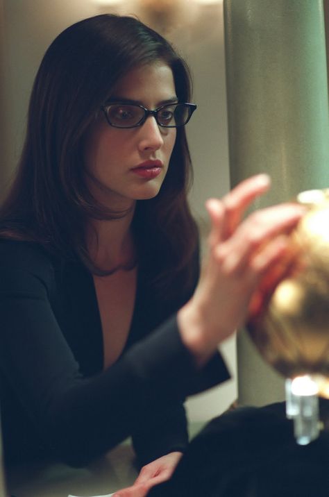 Cobie Smulders ; when eye glasses are better being on Robin Scherbatsky, Elisha Cuthbert, Cobie Smulders, Canadian Actresses, How I Met Your Mother, Girls With Glasses, Hottest Pic, Woman Crush, Womens Glasses