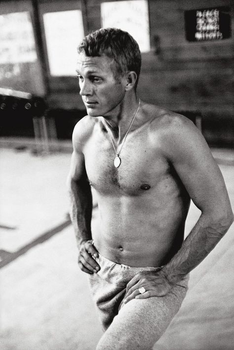 image William Claxton, Steve Mcqueen Style, Steven Mcqueen, Paramount Studios, Steve Mc, Black And White Photograph, Hollywood Icons, Film Art, Steve Mcqueen