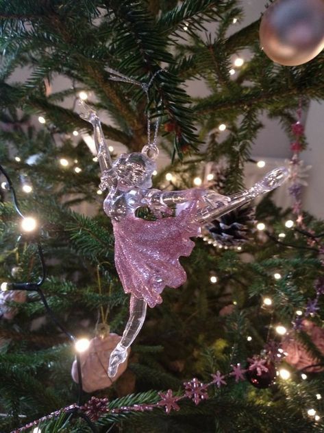 Ballerina Christmas Tree, Plum Christmas, Barbie Nutcracker, Ballerina Christmas, Magic Things, Ballerina Ornaments, 2023 Aesthetic, Christmas Dreaming, Acrylic Pink