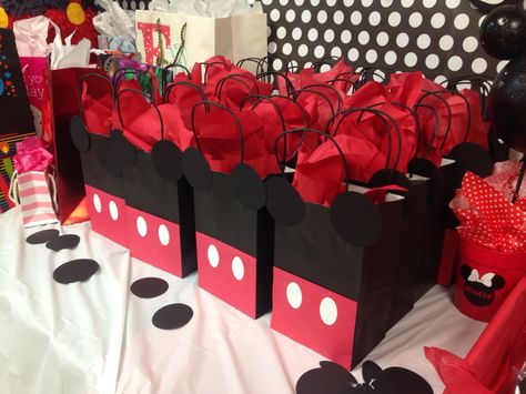 Mickey Mouse Goodie Bag Ideas, Mickey Goodie Bag Ideas, Mickey Mouse Birthday Goodie Bags, Mickey Mouse Goody Bags, Mickey Mouse Candy Bags, Mickey Mouse Birthday Decorations, Mickey 1st Birthdays, Fiesta Mickey Mouse, Mickey Mouse First Birthday