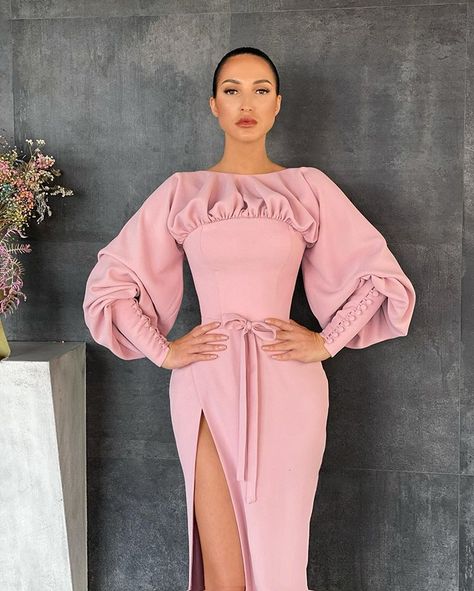 LS (@liastubllaofficial) • Instagram photos and videos Side Split Prom Dress, Prom Dresses Long Sleeves, Pink Boat, Detail Couture, Formal Party Dresses, Split Prom Dresses, Dresses Long Sleeves, Prom Dresses Elegant, Mermaid Evening Dress