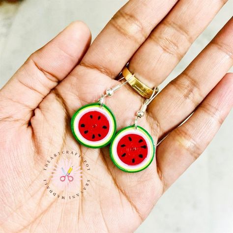 Paper Quilling Earings Design, Cute Quilling Earrings, Paper Quilling Jewelry Earrings, Quilling Paper Jewelry, Paper Quilling Keychain, Quilling Paper Earrings, Paper Quilled Earrings, Diy Quilling Earrings, Quilling Keychains