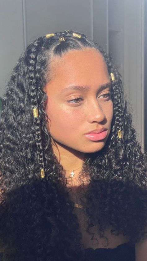 Curly Hairstyles With Hair Rings, Curly Hairstyles With Gold Cuffs, 3b Curly Hair Styles, Front Braids With Curly Hair, Hairstyles For 3b Curly Hair, Mixed Race Hairstyles, Curly Aesthetic, Braids In The Front Natural Hair, Curly 3b