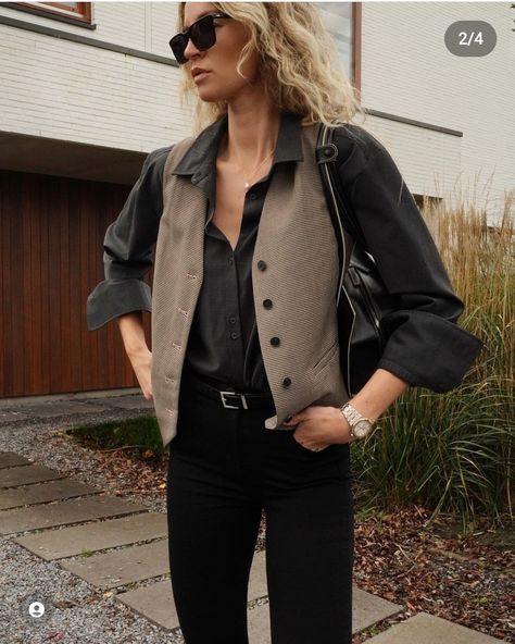 Black Vest Outfit, Gilet Outfit, Waistcoat Outfit, Look 80s, Vest Outfits For Women, Anouk Yve, Mode Editorials, Classy Work Outfits, Stylish Work Outfits