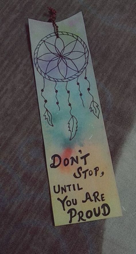 Dream catcher bookmark Dream Catcher Bookmark, Bookmarks Painting, Painting Motivation, Bookmarks Diy, Handmade Bookmarks Diy, Creative Bookmarks, Handmade Bookmarks, Diary Decoration, Mandala Art Lesson