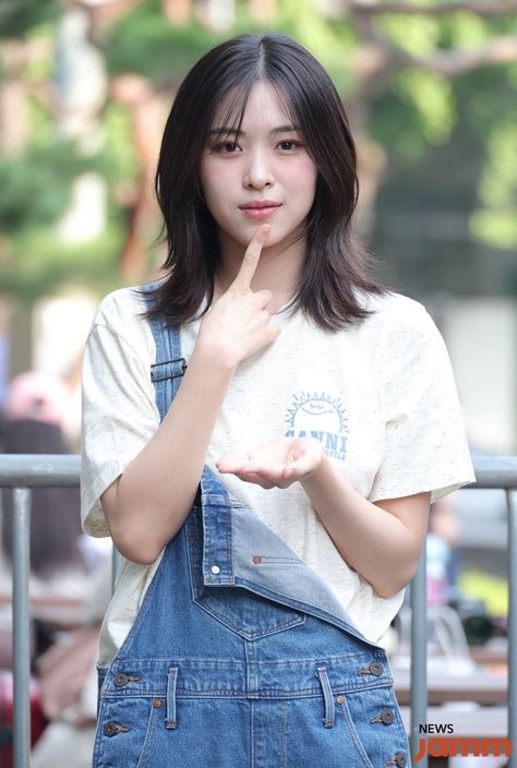 Ryujin Wolfcut, Ryujin Haircut, Ryujin Short Hair, Ryujin Hair, Shortish Hair, Short Hair Tomboy, Hair Style Korea, Layered Haircuts For Medium Hair, Straight Hair Cuts