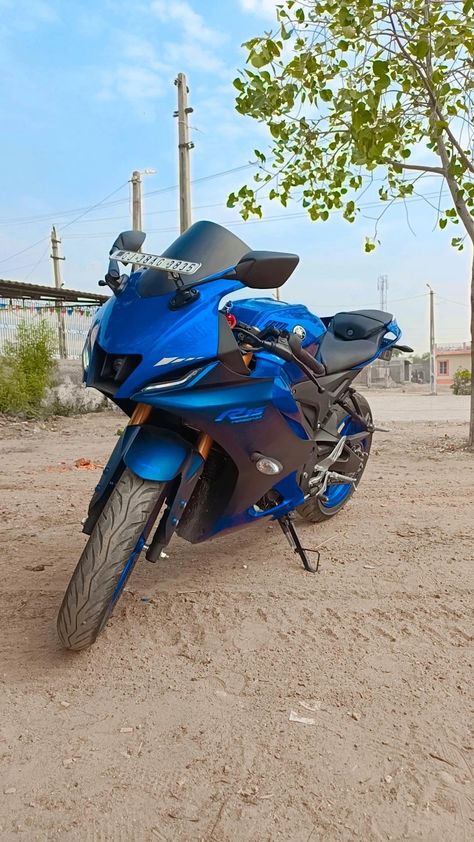 R15 V4 Wallpaper Hd Blue, R15 V4 Wallpaper Hd, Yamaha Super Bikes, Bike R15, Bike Aesthetic Wallpaper, Driving Lamborghini, Wallpaper Backgrounds Aesthetic Iphone, Taylor Swift Laptop, Rainy Sunset