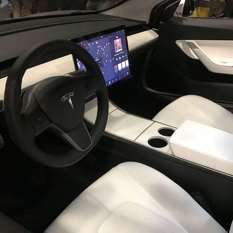 White Tesla, Tesla Car Models, Eco Friendly Cars, Luxury Car Interior, Electrical Wiring Diagram, Car Tattoos, Tesla Motors, Tesla Car, Classy Cars