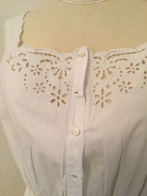 Beautiful Edwardian Victorian French Crisp White Cotton Antique 1900 Corset Cover Vintage Chemise Bodice Broderie Anglaise Wasp Waist 1A - Etsy.de 1900 Corset, Edwardian Chemise, Milkmaid Blouse, Wasp Waist, Corset Cover, Modern Corset, Irish Lace Crochet, Bobbin Lace, Irish Crochet