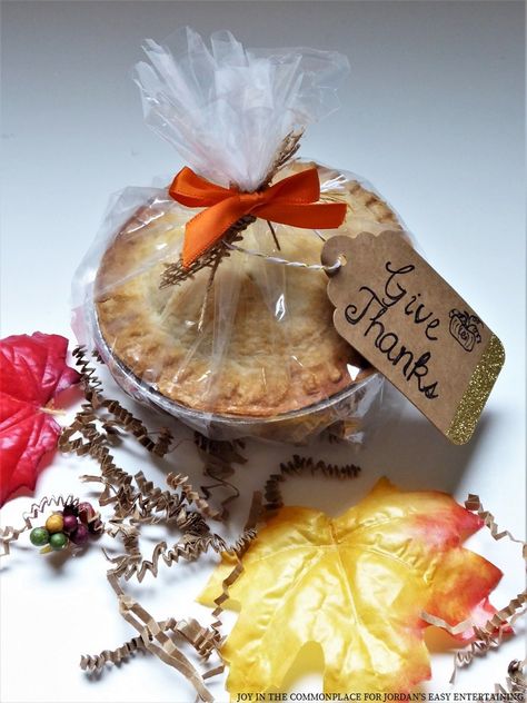 Mini Caramel Apple Pie Party Favors | Jordan's Easy Entertaining Friendsgiving Favors For Guests, Pie Party Favors, Pie Gift Basket, Pie Favors, Pie Gifts, Bake Sale Packaging, Mini Caramel Apples, Fall Apple Recipes, Pie Party