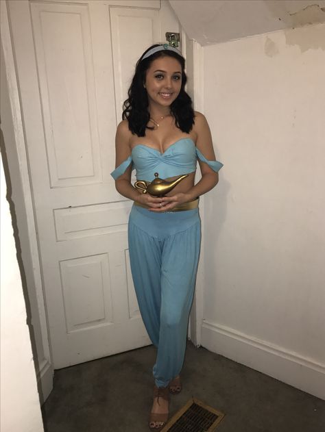 Diy Jasmine Costume, Diy Princess Jasmine Costume, Jasmine Costume Diy, Princess Jasmine Costume Diy, Jasmine Costume Women, Teen Costumes, Diy Princess Costume, Adult Mermaid Costume, Homemade Mermaid Costumes