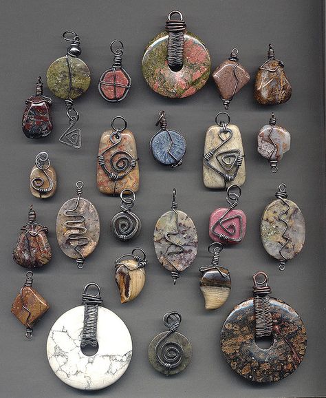 Stone and wire wrapped pendants after oxidizing | Flickr - Photo Sharing! Bijoux Fil Aluminium, Rock Jewelry, Wire Wrapping Stones, Wire Work Jewelry, Wire Crafts, Diy Schmuck, Beads And Wire, Wrapped Pendant, Wire Wrapped Pendant