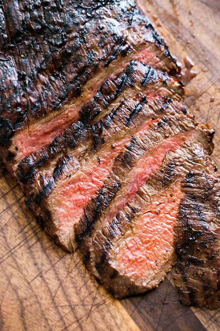 Flank Steak Recipe, Grilling Recipes Sides, Bbq Recipes Grill, Marinated Flank Steak, Flank Steak Recipes, Healthy Grilling Recipes, Grilled Steak Recipes, Baking Basics, Grilled Flank Steak