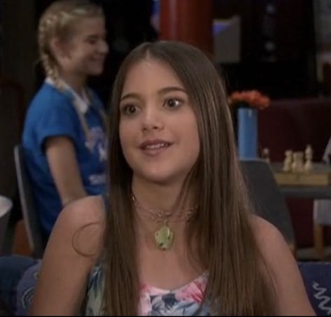 Zoey 101 School, Alexa Nikolas, Zoey 101 Quotes, Dork Diaries Nikki Chloe And Zoey, Zoey 101 Zoey And Chase, Erin Sanders, Zoey 101, Beauty, Color