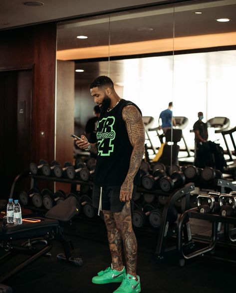 Gym Photoshoot Men, Athleisure Outfits Men, Odell Beckham Jr Tattoos, Gym Swag, Black Men Fashion Casual, Black Men Fashion Urban, Odell Beckham Jr, Beckham Jr, Black Men Fashion Swag