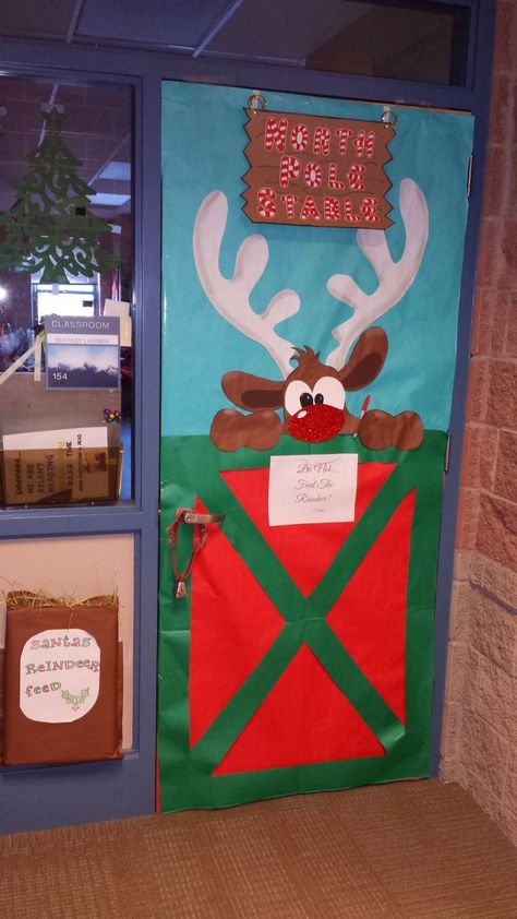 Don't Feed The Reindeer Door, Reindeer Stable Door Decoration, Reindeer Classroom Door, Reindeer Door Decoration, Reindeer Bulletin Board, Reindeer Bulletin Boards, Feed The Reindeer, Holiday Classroom Decorations, Christmas Desk Decorations