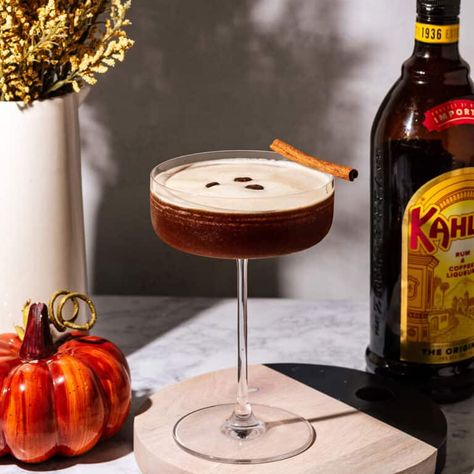 Pumpkin Spice Espresso Martini Recipe - A Grateful Meal Pumpkin Espresso, Coffee Vodka, Thanksgiving Servings, Espresso Martini Recipe, Pumpkin Syrup, Martini Recipe, Sweet Cocktails, Vodka Martini, Pumpkin Spice Syrup