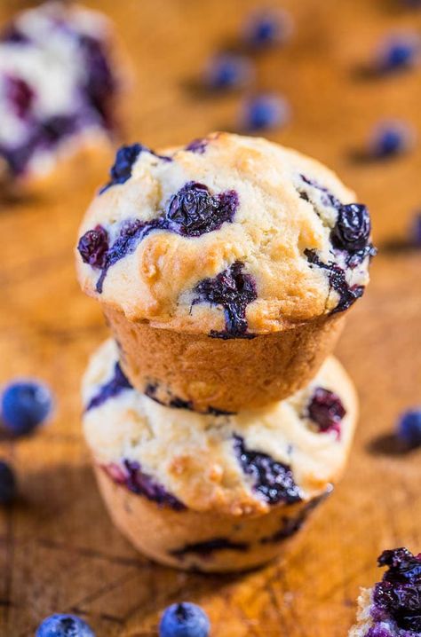 Low Sugar Dessert Recipes, Motivation Funny, Quotes Workout, Low Sugar Desserts, Healthy Blueberry Muffins, Yogurt Muffins, Best Blueberry Muffins, Pastas Recipes, Averie Cooks