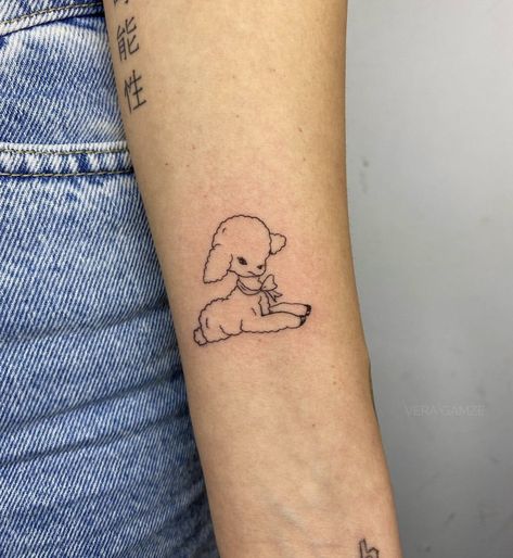 #aesthetic #fashion #sheep #animals #tattoo #tattooideas #tattooart #tattooartist #tattoosforwomen #tattooideasformen Sheep Tattoo Aesthetic, Baby Lamb Tattoo, Cute Sheep Tattoo, Tattoo Sheep, Stuffed Animal Tattoo, Lamb Tattoo, Little Bird Tattoos, Sheep Tattoo, Tribute Tattoos