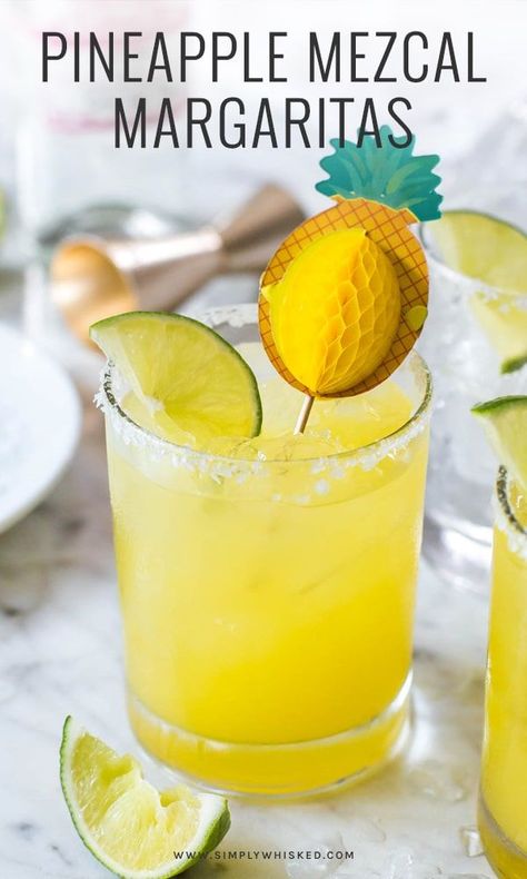 Change up your margarita game with a smoky, pineapple mezcal margarita. The sweetness of the pineapple balances the smoke of the mezcal in this margarita recipe. Mezcal Pineapple Cocktail, Pineapple Margarita Recipe, Frozen Watermelon Margarita, Blackberry Margarita, Mezcal Margarita, Margarita Ingredients, Mezcal Cocktails, Pineapple Margarita, Perfect Margarita