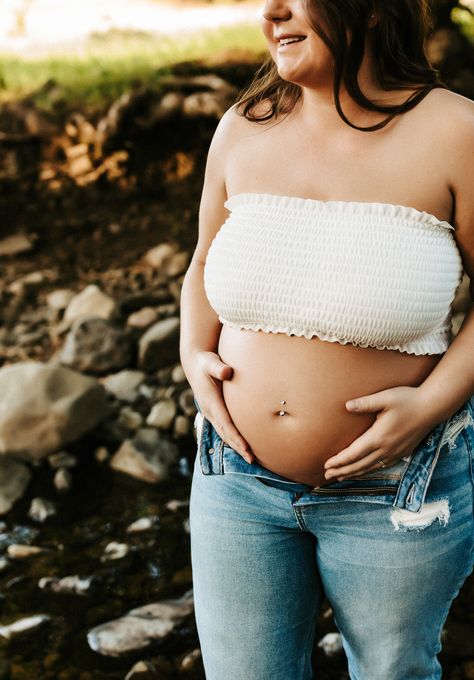 This Smocked Tube Top is PERFECTION. Adds the perfect amount of texture for any look, and the material is not transparent. Perfect for maternity pictures or for Bride-To-Be's! Maternity Looks, Smocked Tube Top, Bandeau Crop Top, Pregnancy Looks, Tube Tops, Stretch Top, Cropped Tube Top, Maternity Pictures, Women's Casual