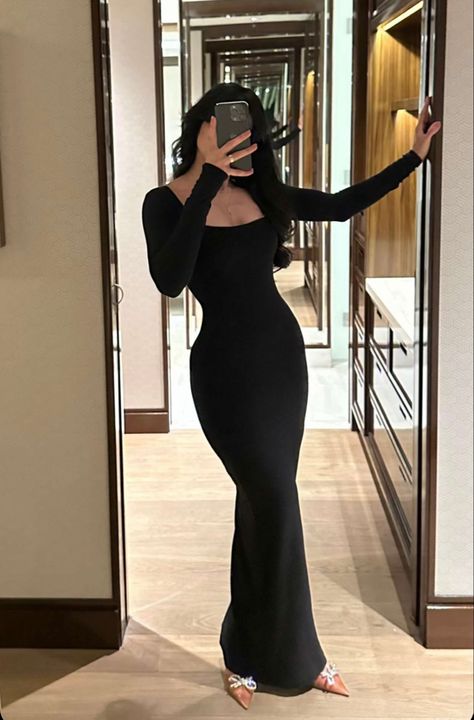 Meeting His Parents Outfit, Hot Dresses Tight Classy, Glamouröse Outfits, Body Con Dress Outfit, Shapewear Dress, Bodycon Maxi Dress, Prom Dress Inspiration, Bodycon Maxi Dresses, Elegantes Outfit