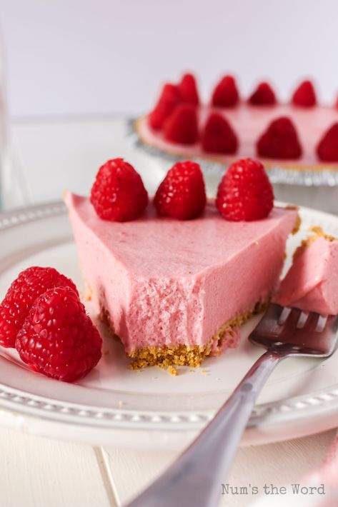 Raspberry Mousse Fancy Raspberry Desserts, Lemon Raspberry Mousse Cake, Raspberry Mousse Pie, Raspberry Mousse Tart, Raspberry Mousse Cake Filling, Easy Raspberry Mousse, Bunco Desserts, Raspberry Mouse, Raspberries Recipes