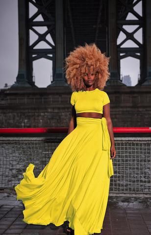 Fest Outfits, Hairstyle Fashion, Mode Boho, Afro Hair, Fashion Mode, Black Is Beautiful, Yellow Dress, The Wind, Look Fashion